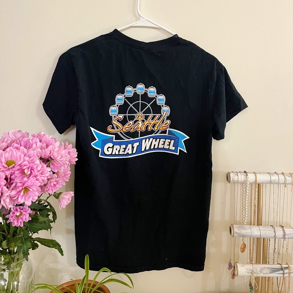 SEATTLE graphic tee